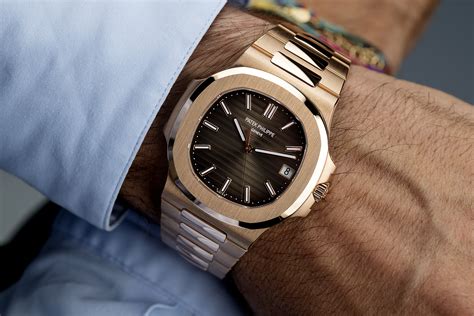 patek philippe nautilus 5711/1r-001 rose gold price